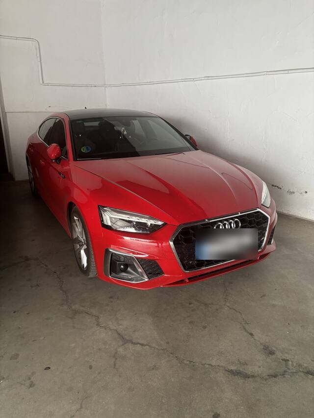 Foto 4 de 4 hecha con el móvil al Audi A5 rojo, en un garaje